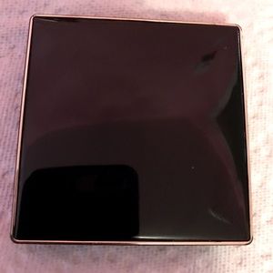 Cle de peau refining pressed powder